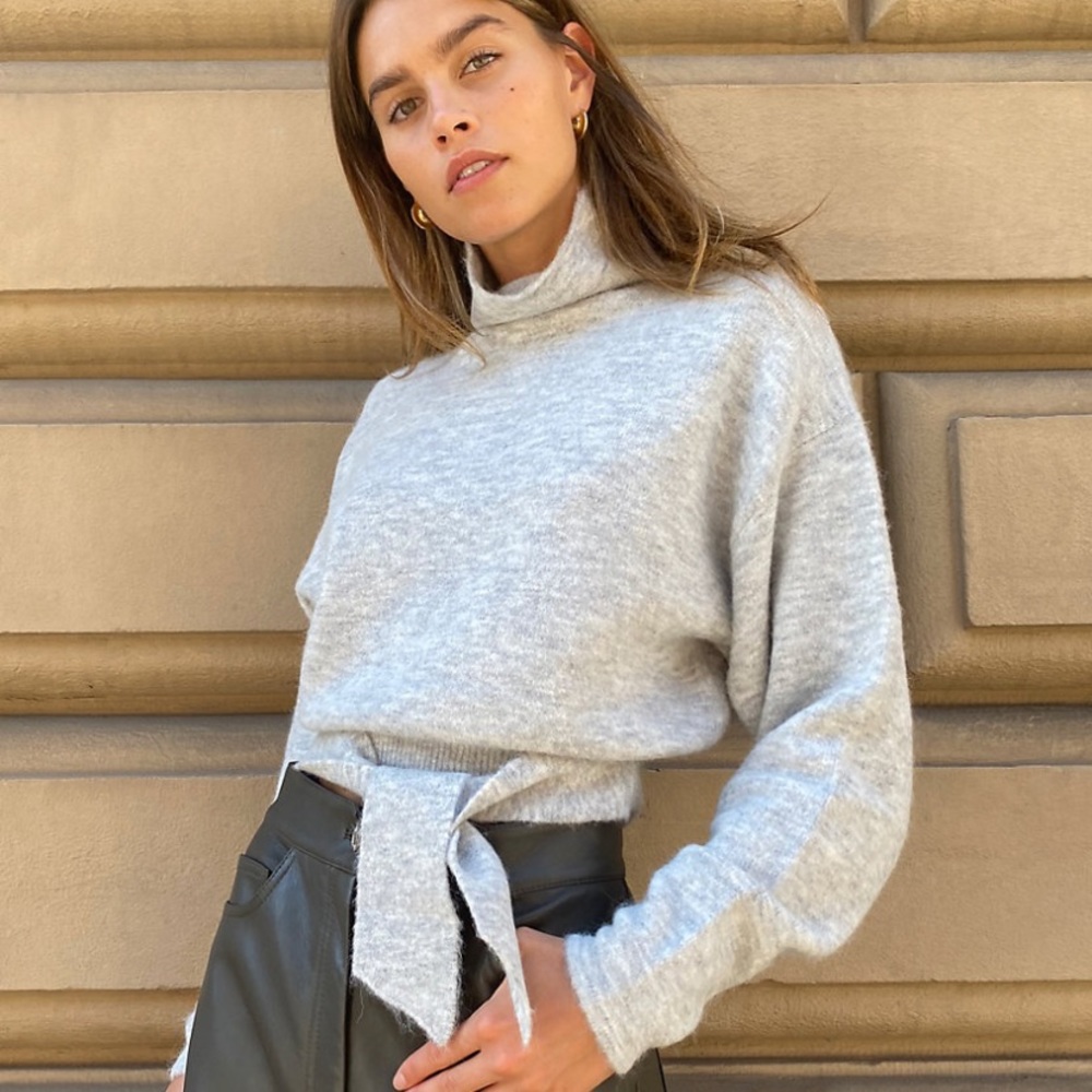 Aritzia- Wilfred Lorin sweater- grey